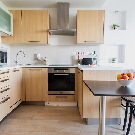 Sanders Ermitage On The Beach - Delightful 1-Bedroom Apartment With Sea View Λεμεσός Εξωτερικό φωτογραφία